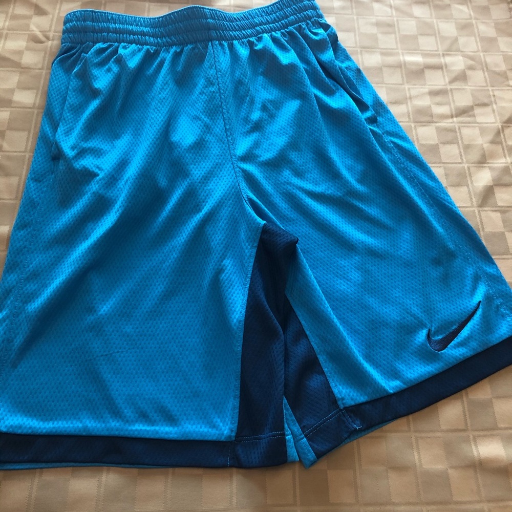 Nike Youth XL Dri-Fit Shorts in Sky Blue